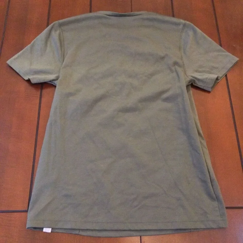 Lalabu men’s large baby wearing shirt green - Picture 7 of 10